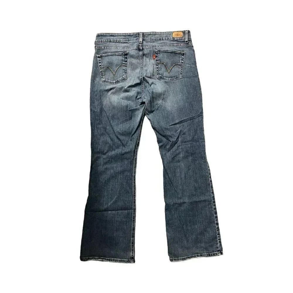 Levi’s 526 Slender Bootcut Jeans - Picture 2 of 3